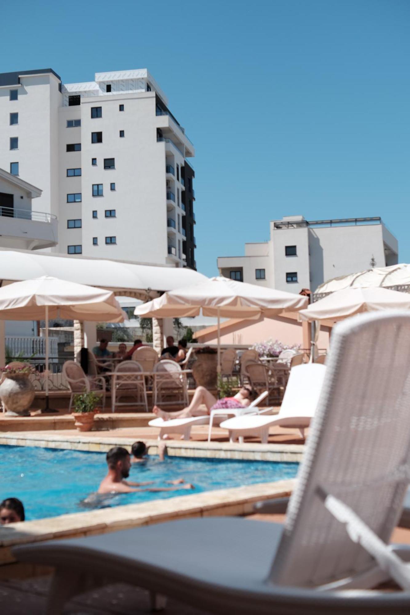 Hotel Kleopatra Ulcinj Exterior photo
